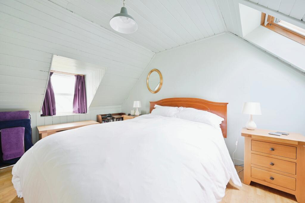 2 bed Detached