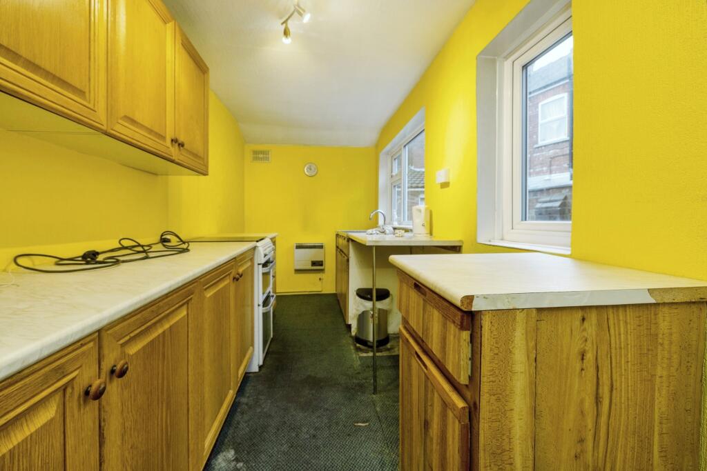 3 bed End of Terrace