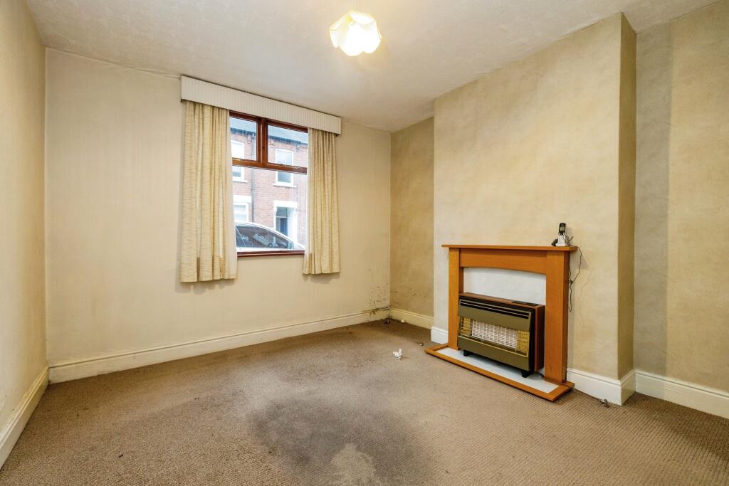 3 bed End of Terrace