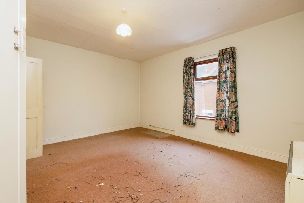 3 bed End of Terrace