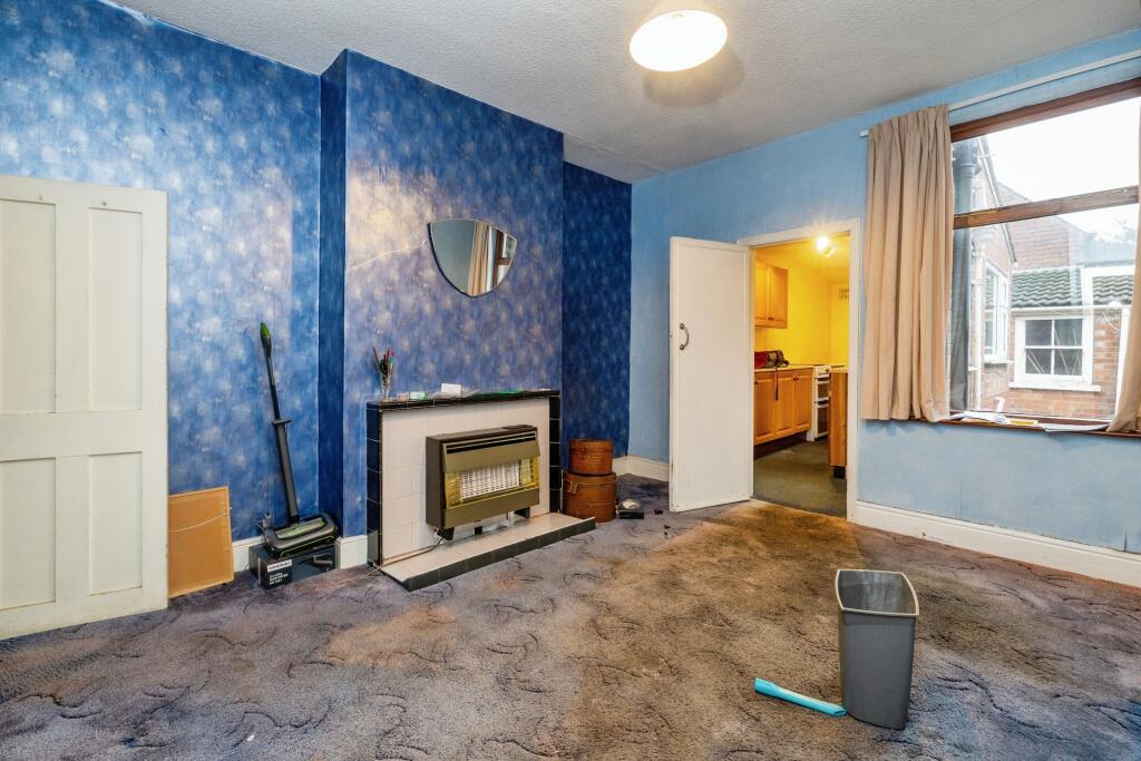 3 bed End of Terrace