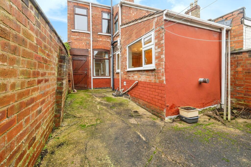 3 bed End of Terrace
