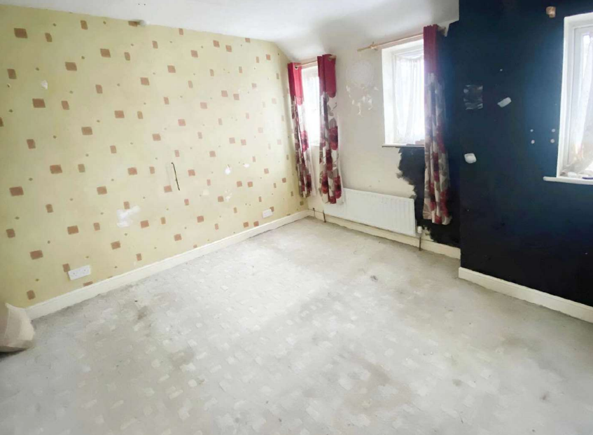 4 bed Terraced