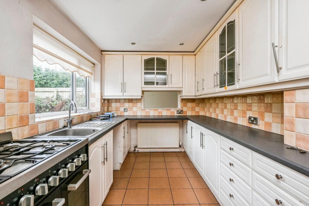 4 bed Detached