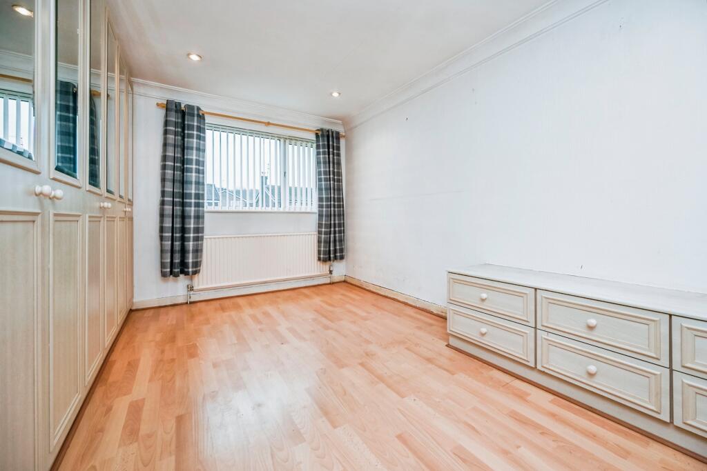 4 bed Detached