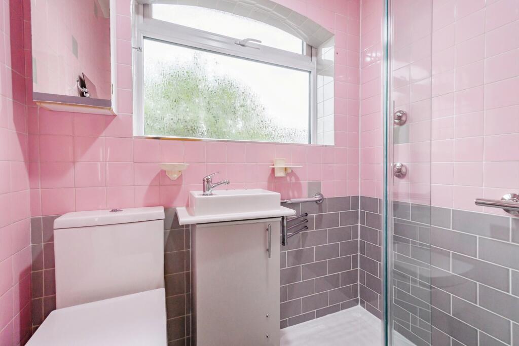 2 bed Detached Bungalow