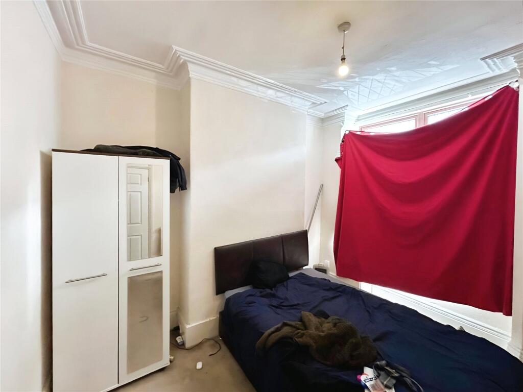 4 bed Terraced