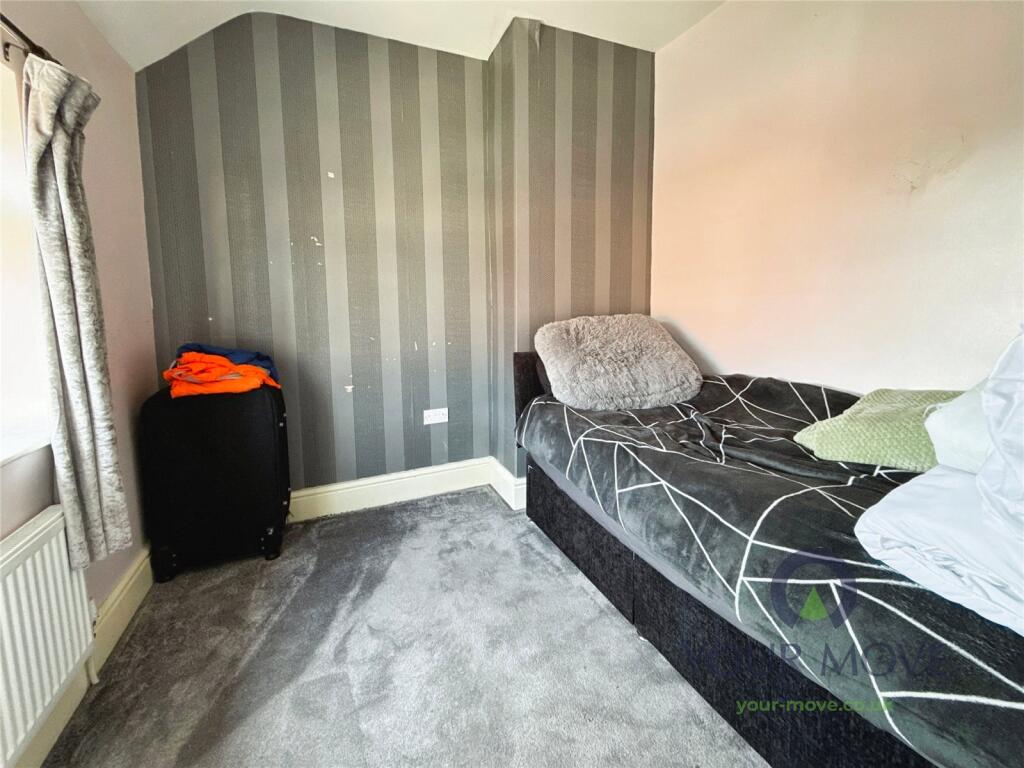 4 bed Semi-Detached