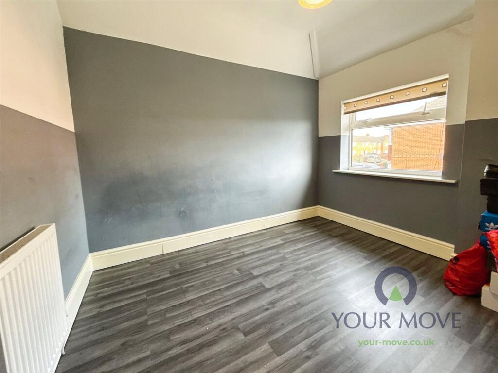 4 bed Semi-Detached