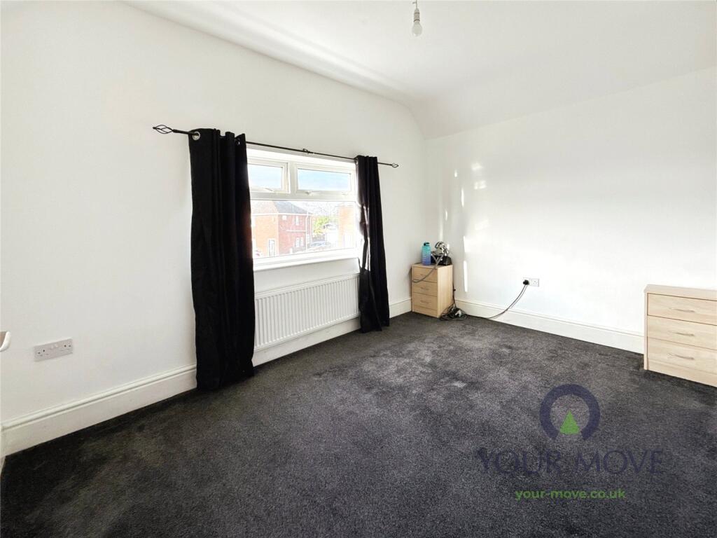 4 bed Semi-Detached