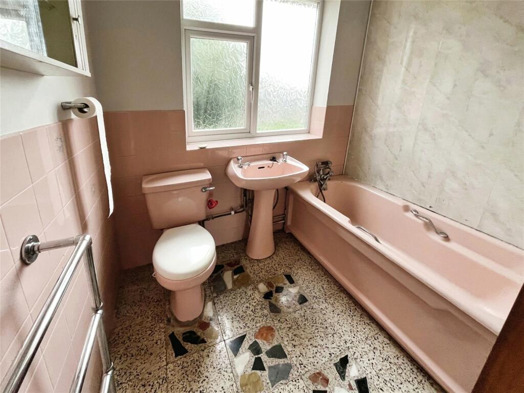 2 bed Detached Bungalow