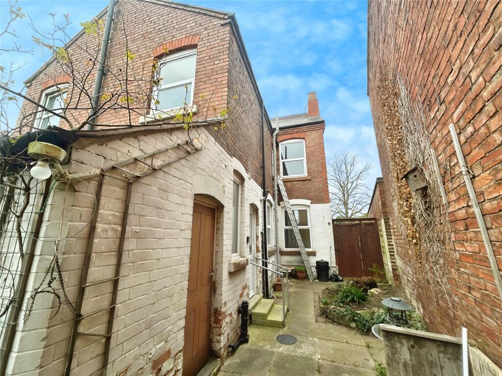 4 bed Character Property