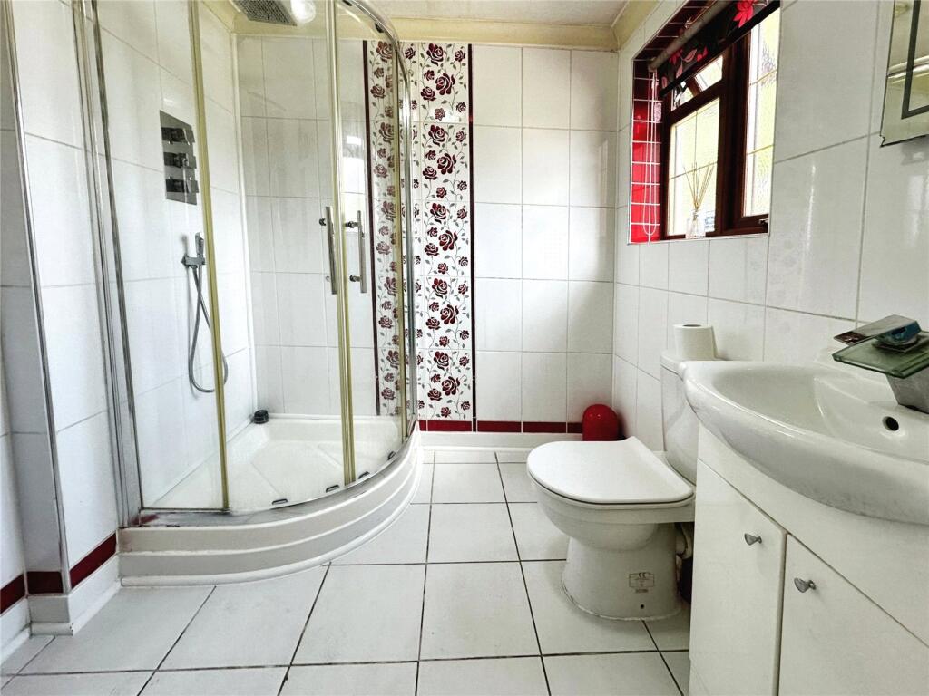 4 bed Semi-Detached