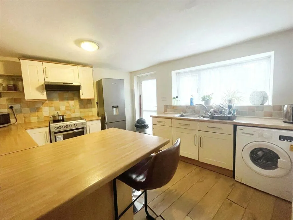 2 bed House