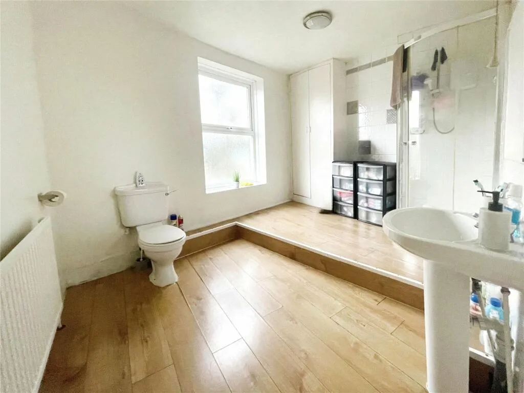 2 bed House