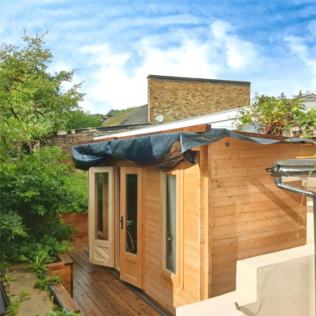 2 bed Mixed Use