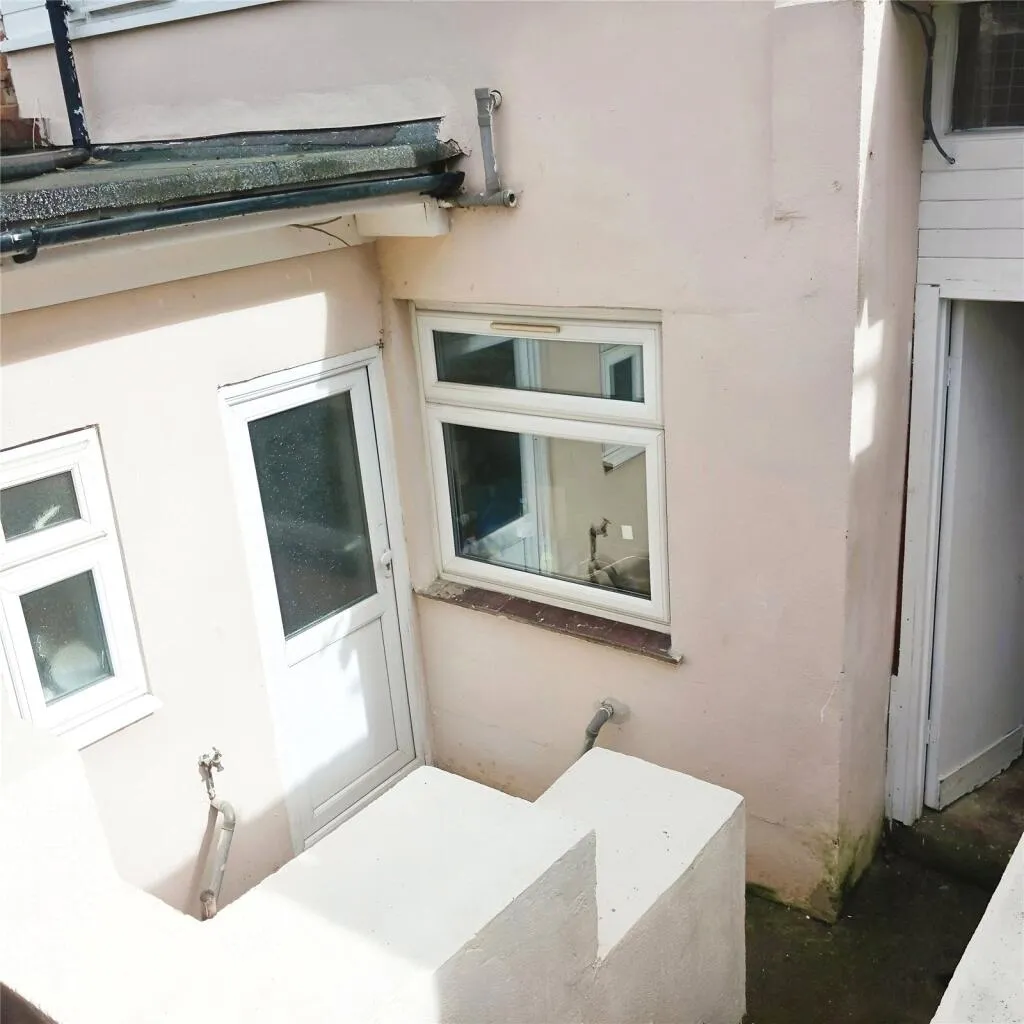 2 bed Mixed Use