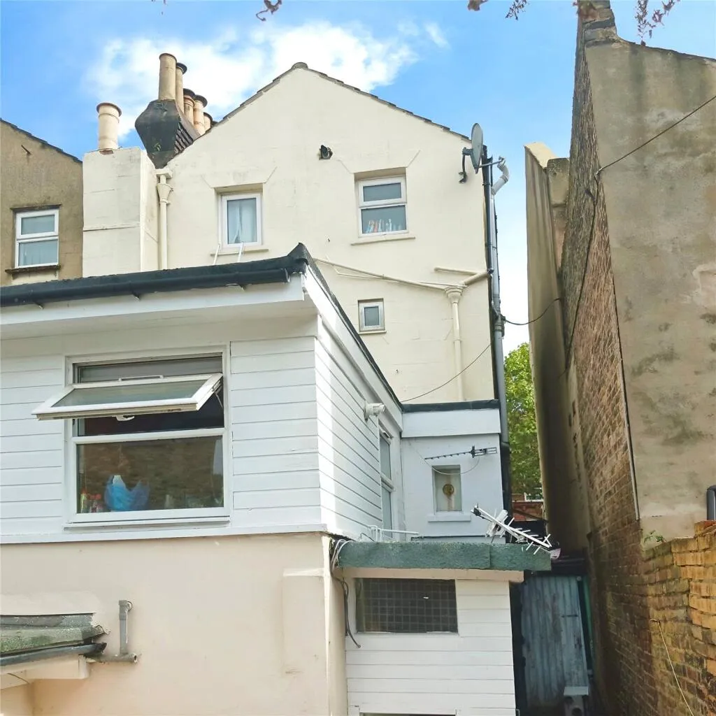 2 bed Mixed Use