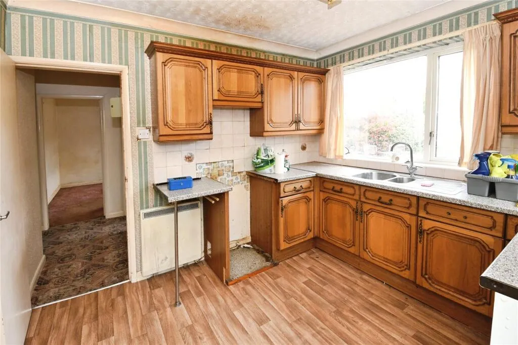 2 bed Semi-Detached Bungalow