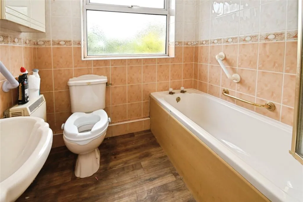 2 bed Semi-Detached Bungalow