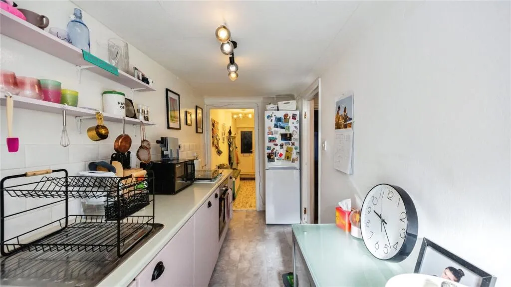 1 bed Ground Flat