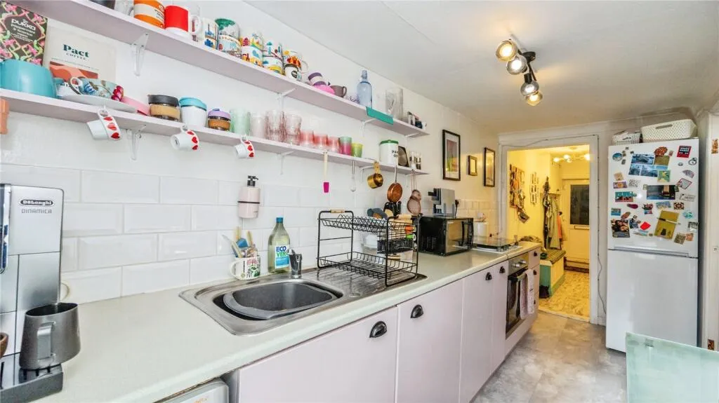 1 bed Ground Flat
