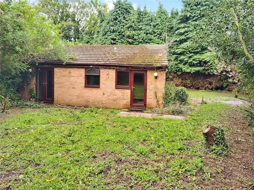2 bed Detached Bungalow