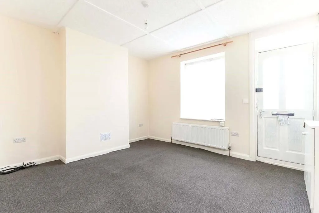 2 bed House