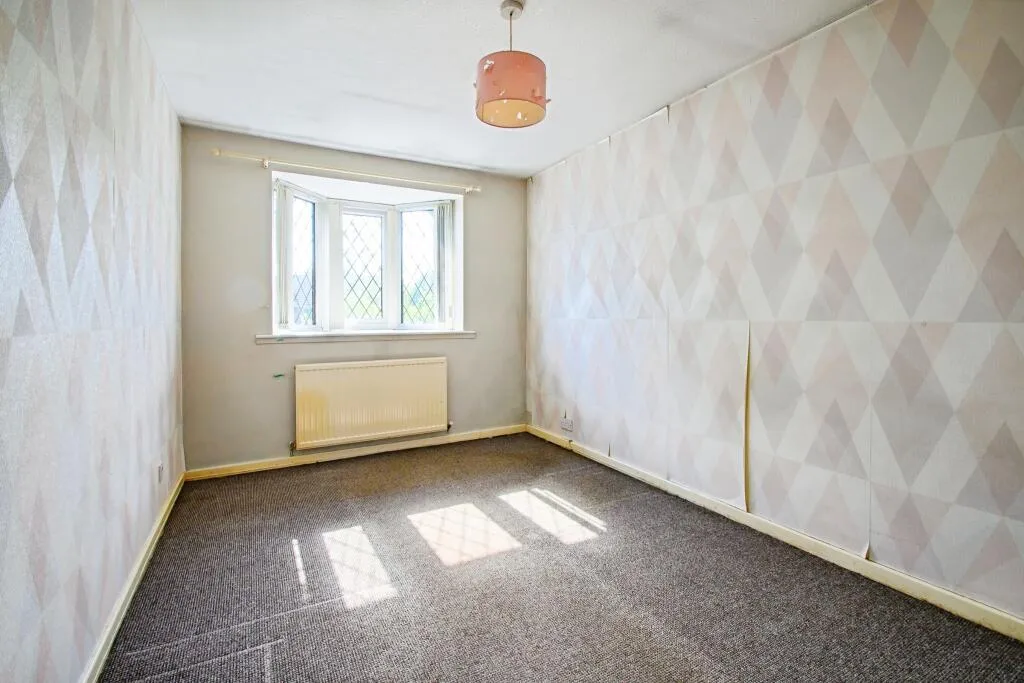5 bed Detached