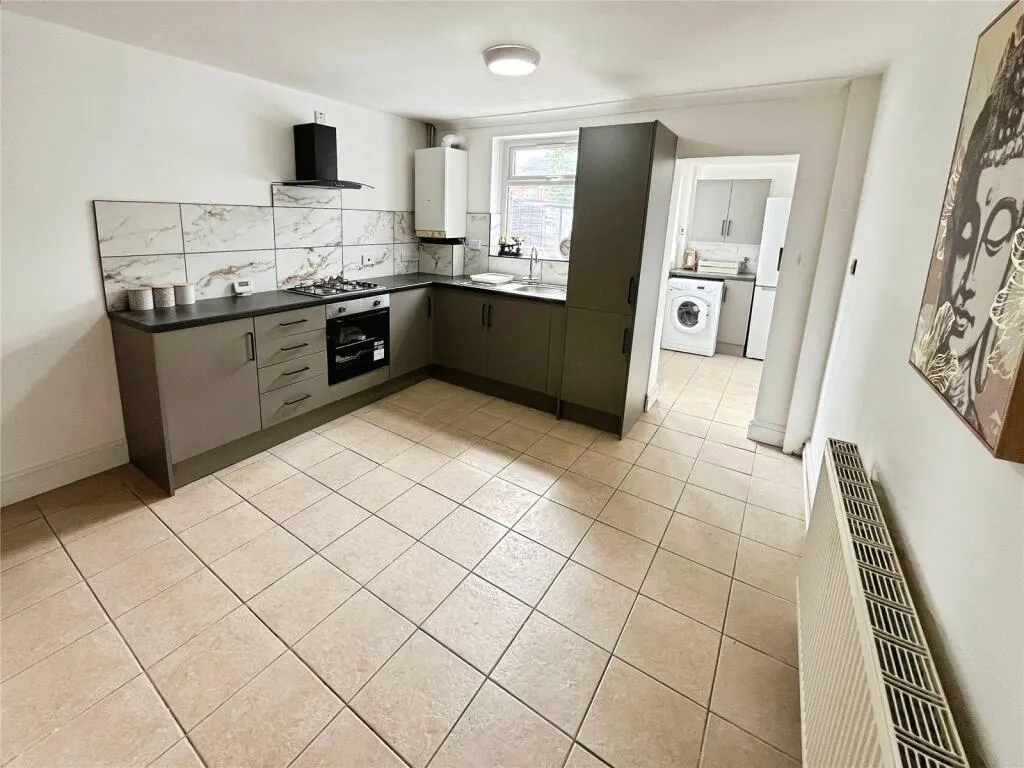 2 bed End of Terrace