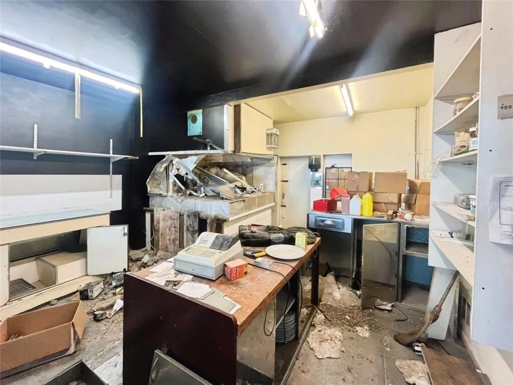 3 bed Restaurant