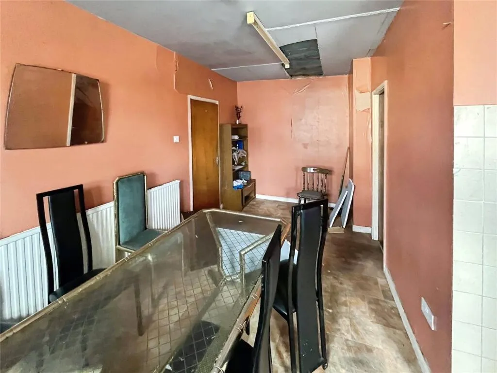 3 bed Restaurant