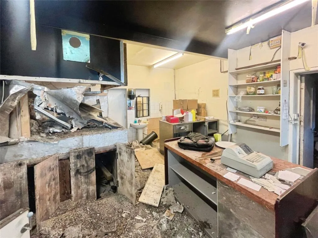 3 bed Restaurant