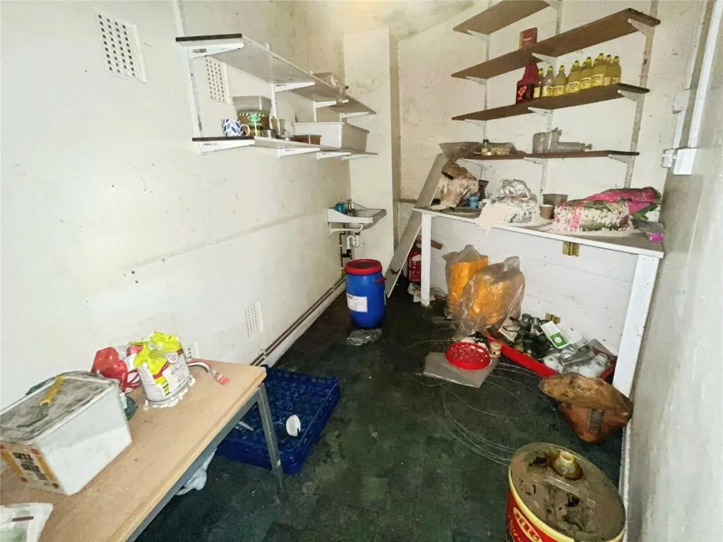 3 bed Restaurant