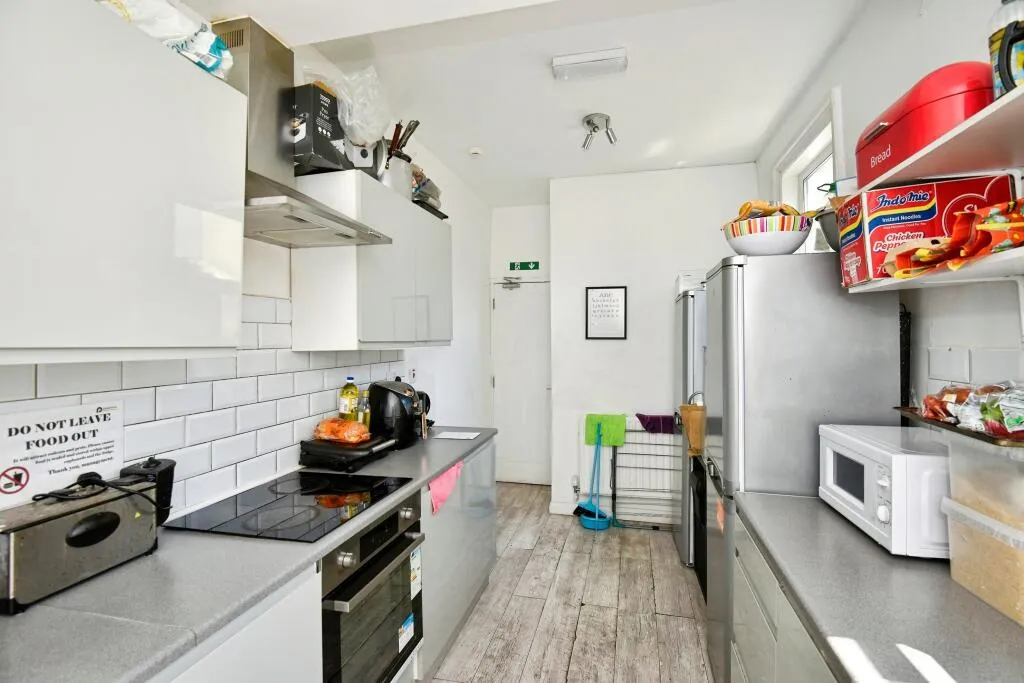 6 bed Terraced