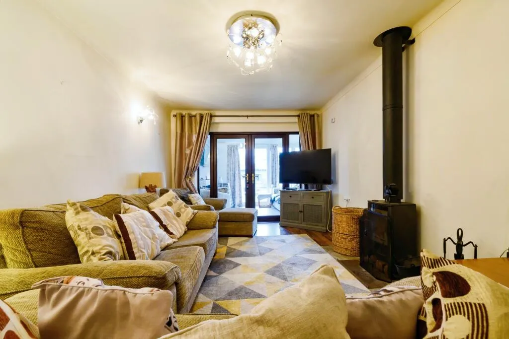 2 bed Semi-Detached Bungalow