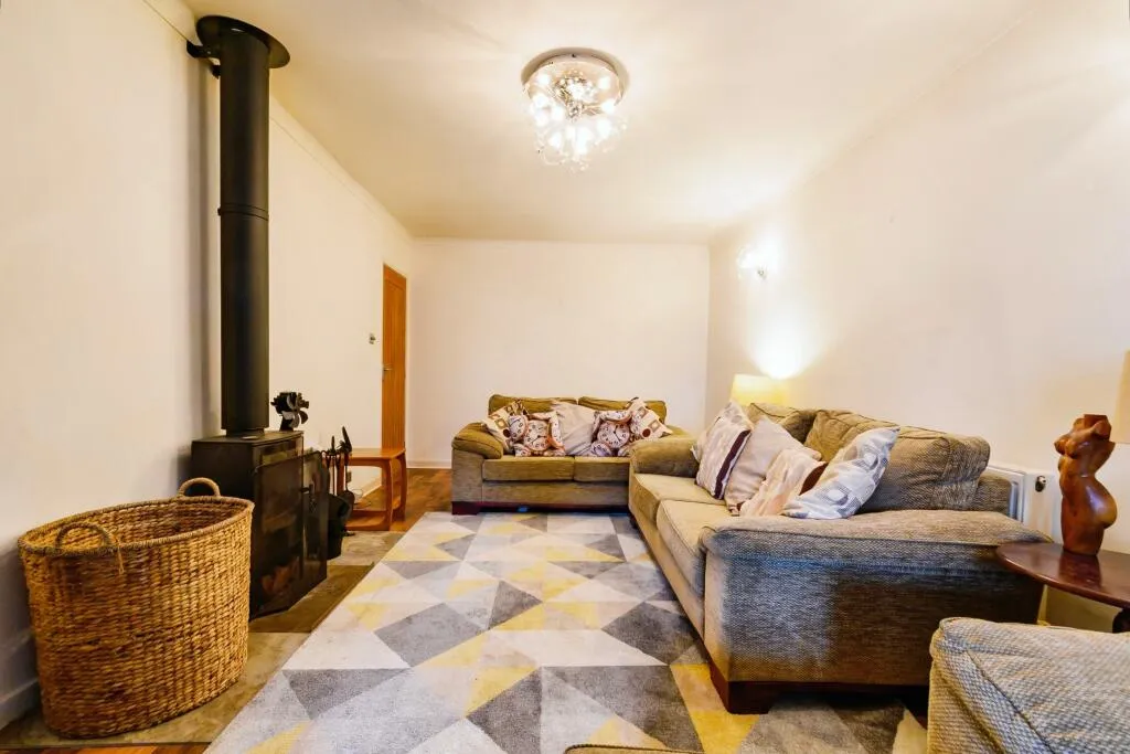 2 bed Semi-Detached Bungalow