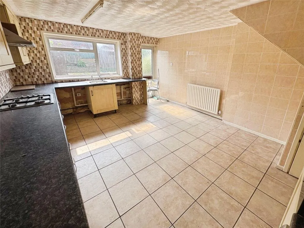 4 bed Semi-Detached
