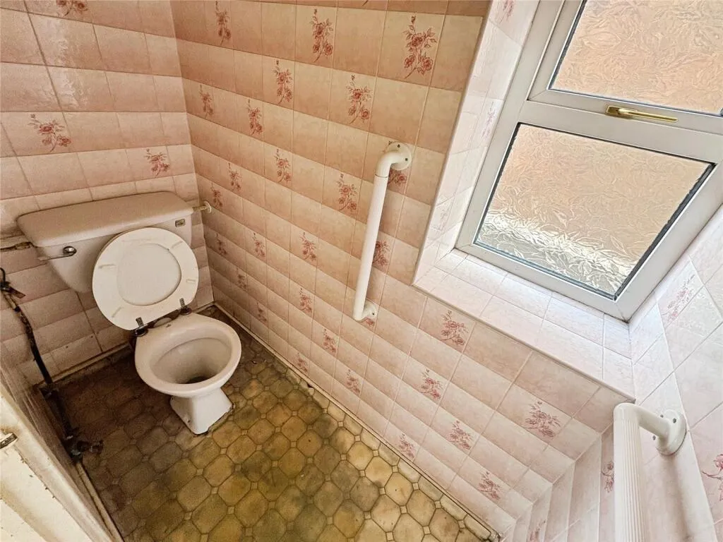4 bed Semi-Detached