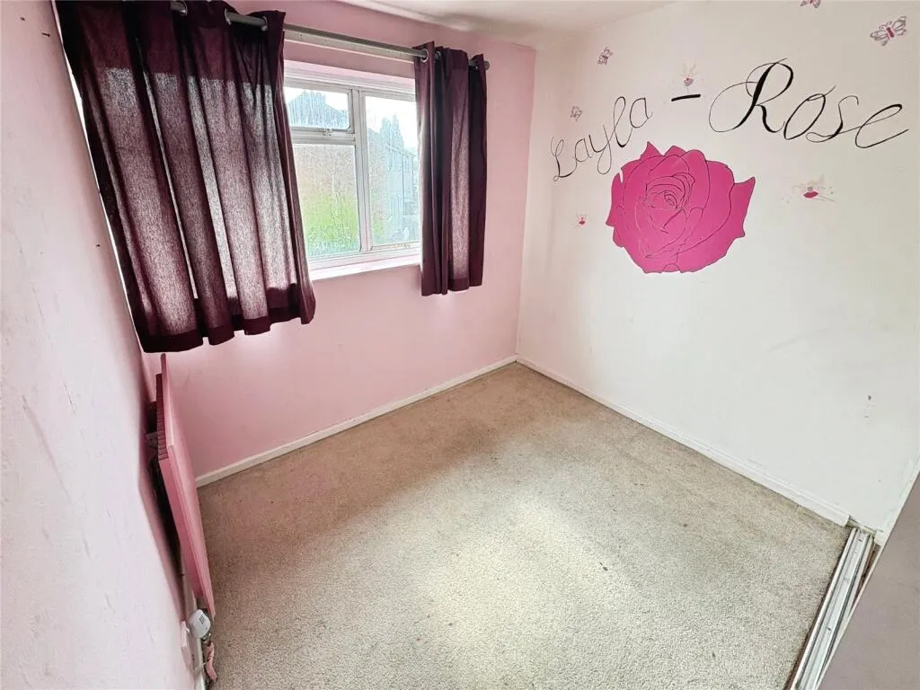 4 bed Semi-Detached