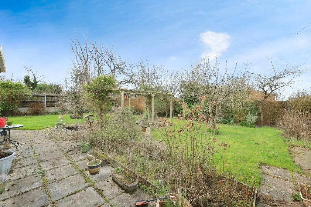2 bed Detached Bungalow
