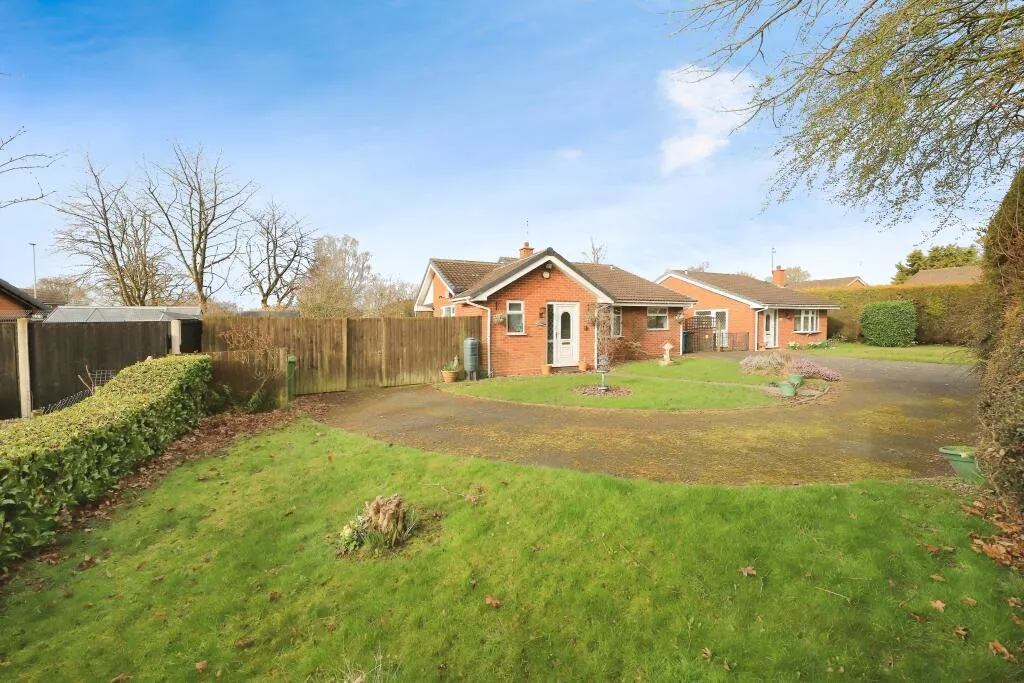 2 bed Detached Bungalow