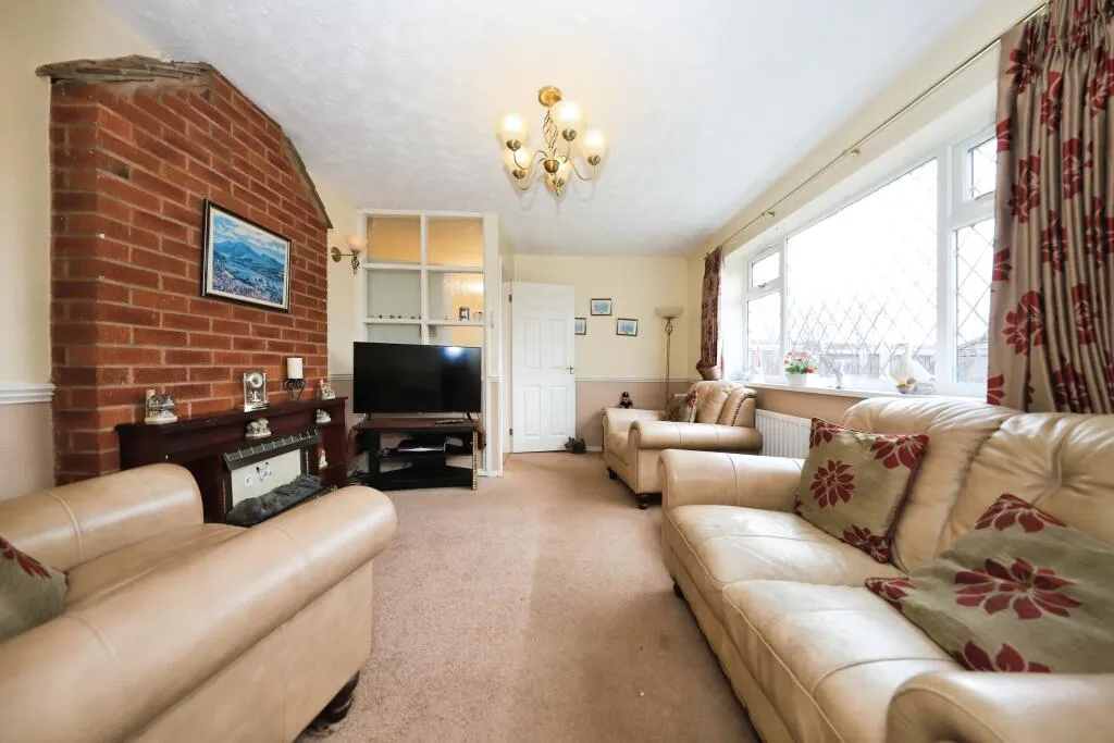 2 bed Detached Bungalow