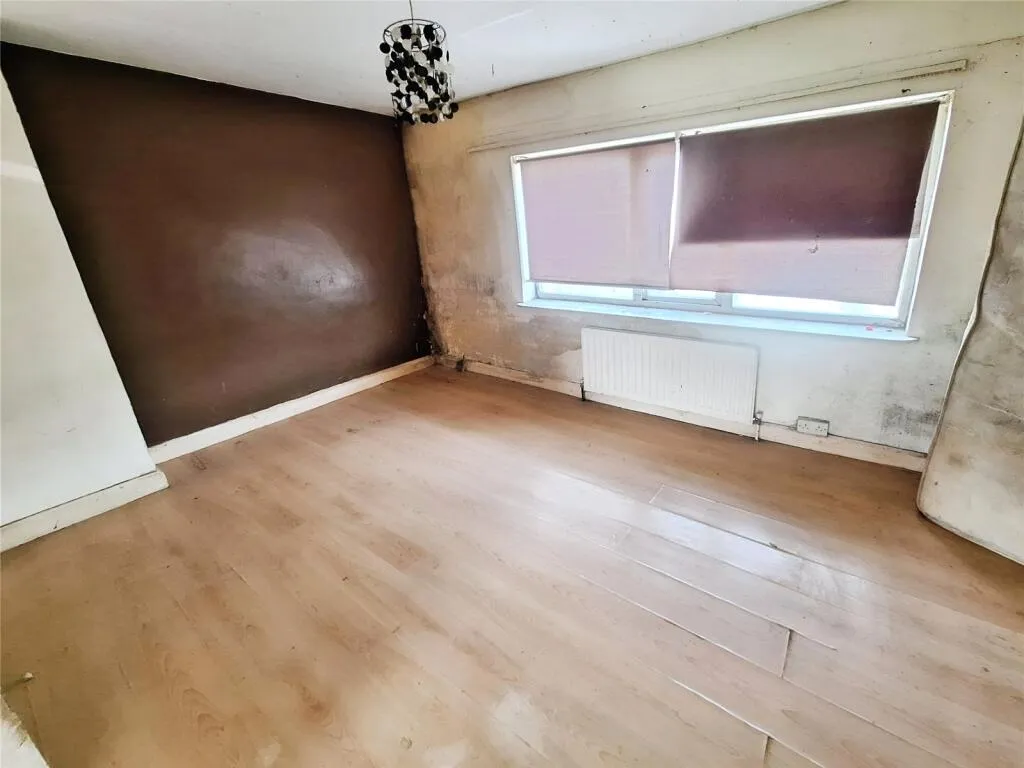 3 bed End of Terrace