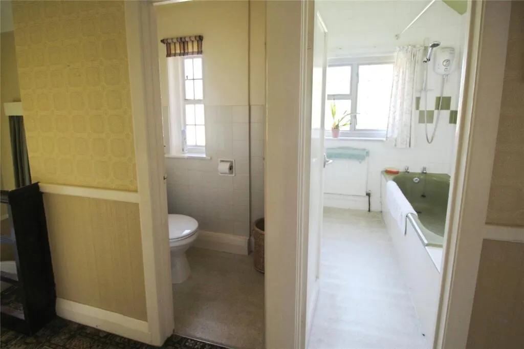4 bed Detached