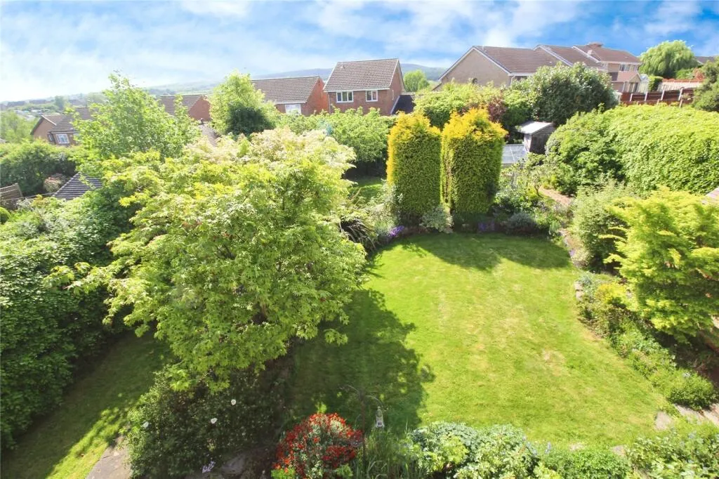 4 bed Detached