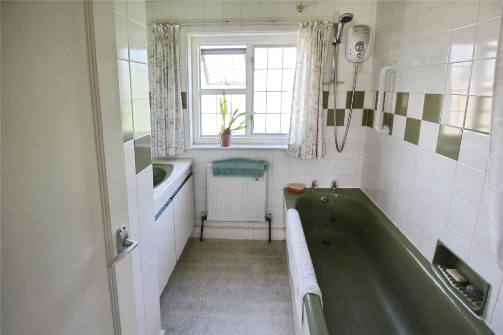 4 bed Detached
