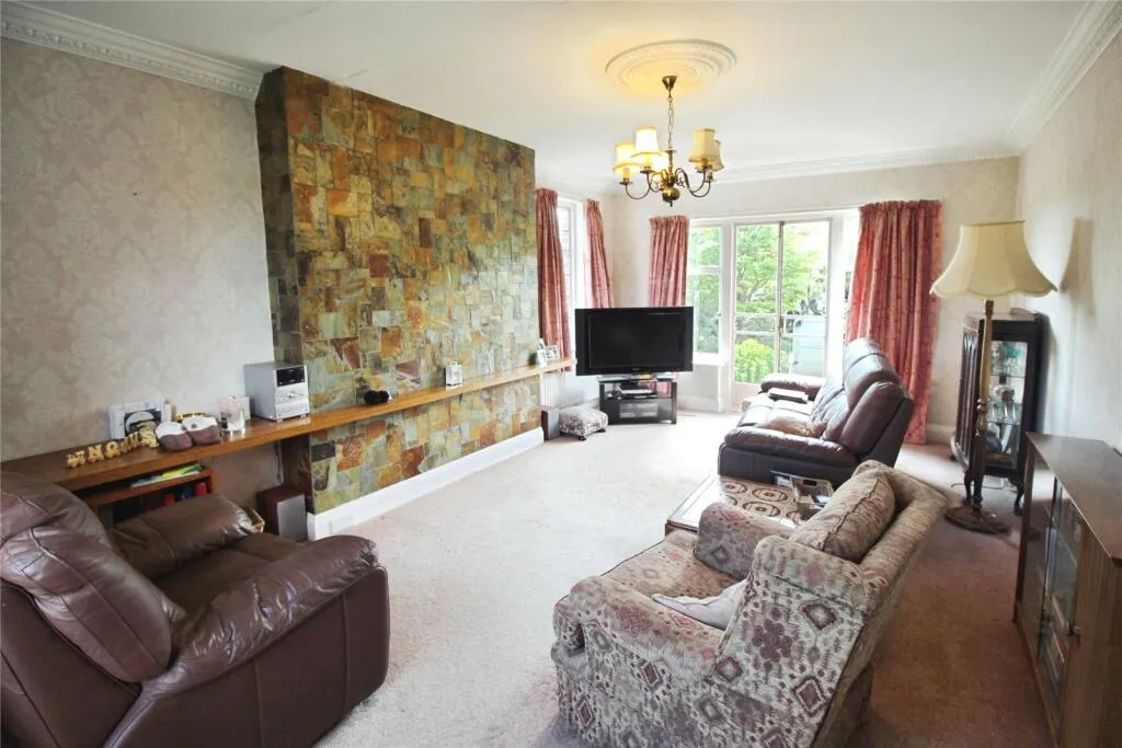 4 bed Detached