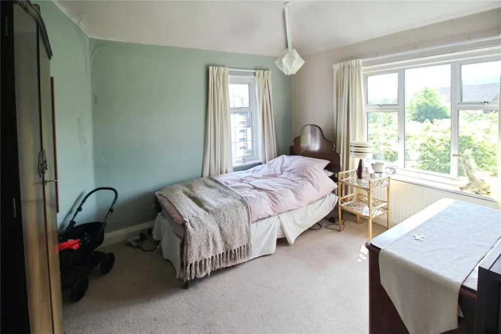 4 bed Detached