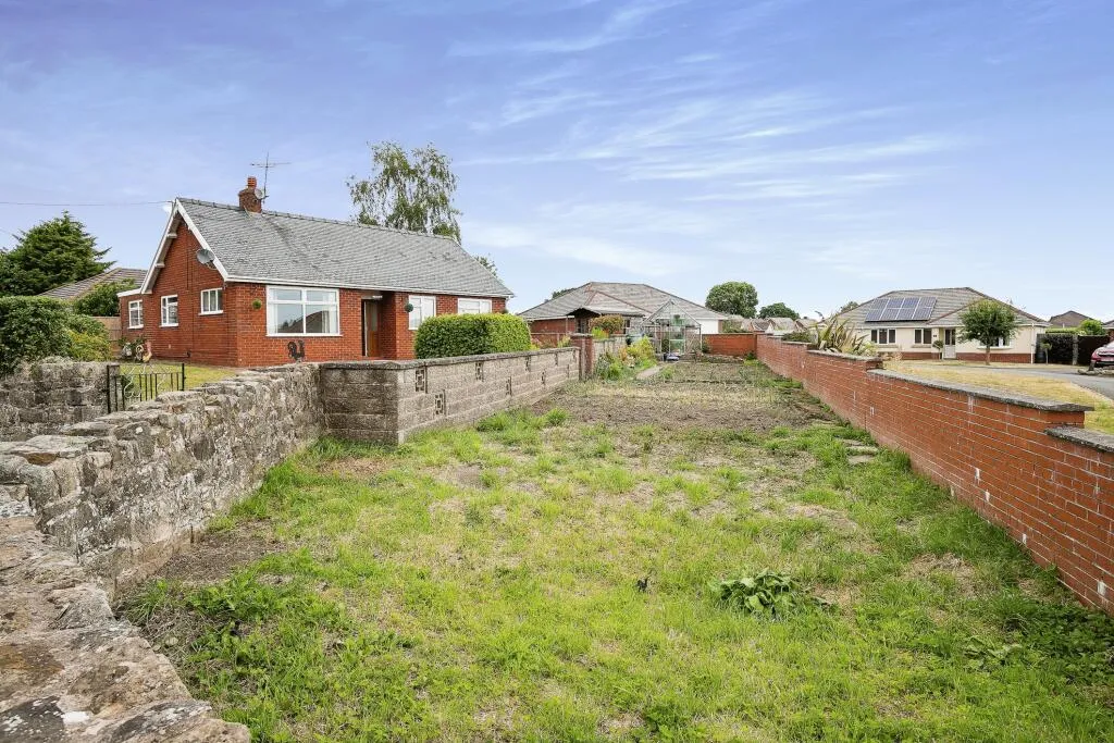 3 bed Detached Bungalow